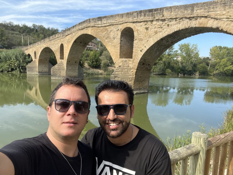 Trotamundos en Ruta - Puente la Reina y Sta, María de Eunate